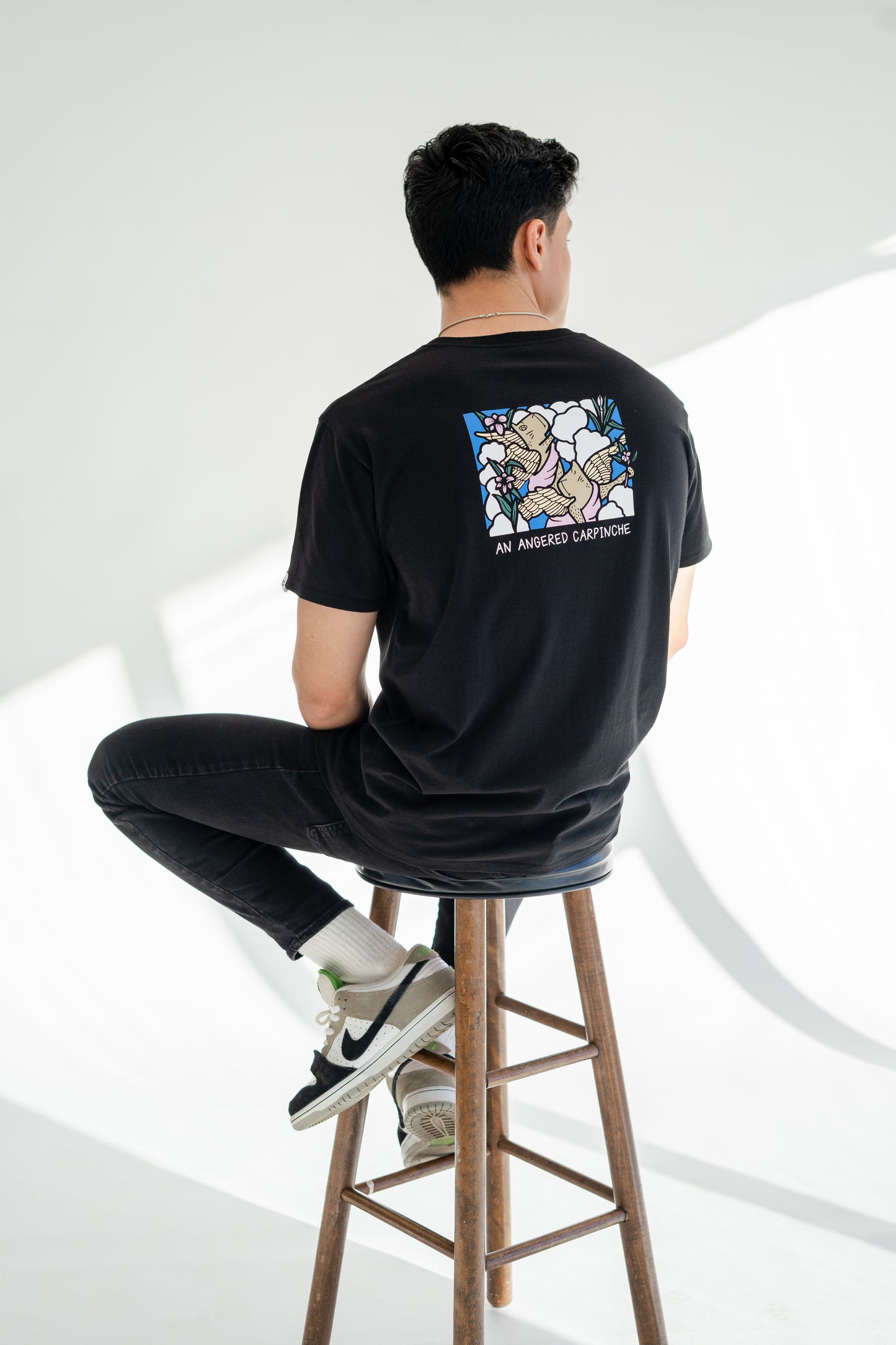 T-Shirt Vitral Negra Masculina
