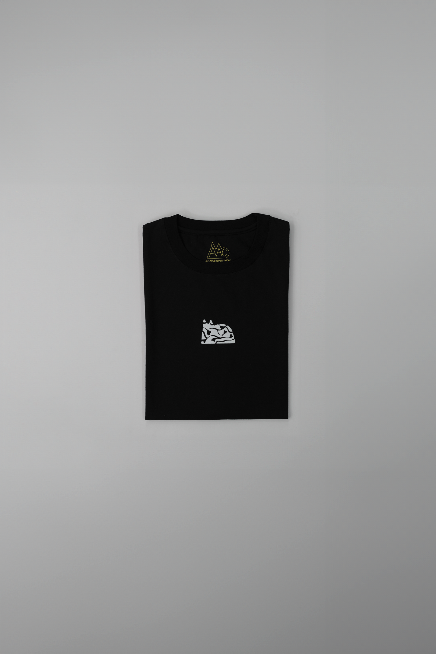 T-Shirt Hearts Negra Femenina