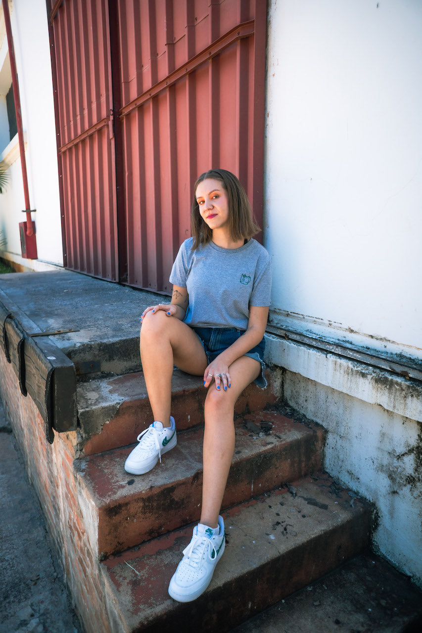 T-Shirt AAC Classic Grafito Femenina